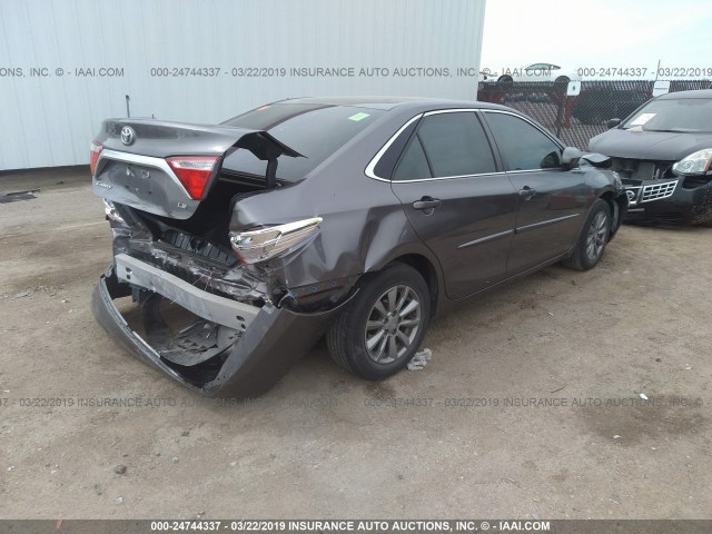 4T4BF1FK4FR459881 - 2015 TOYOTA CAMRY LE/XLE/SE/XSE 灰色 照片 4
