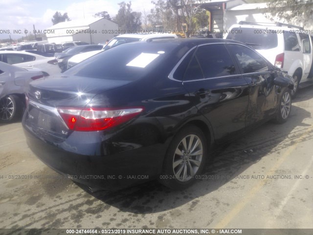 4T1BF1FK0GU179628 - 2016 TOYOTA CAMRY LE/XLE/SE/XSE BLUE photo 4