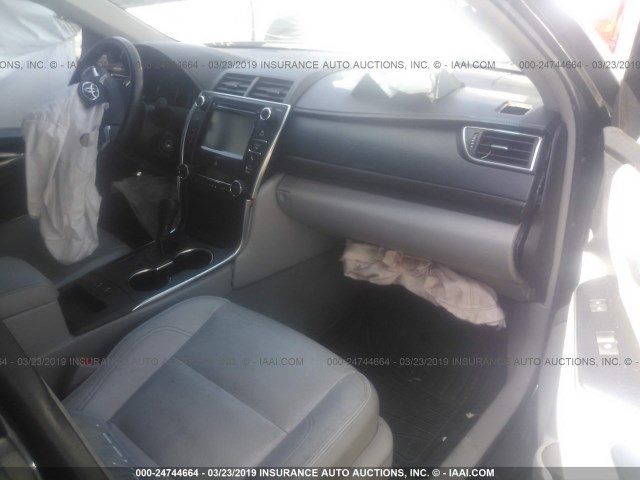 4T1BF1FK0GU179628 - 2016 TOYOTA CAMRY LE/XLE/SE/XSE BLUE photo 5