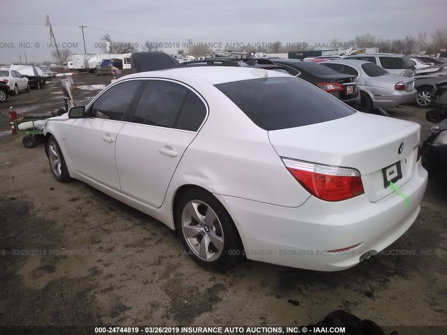 WBANU53528C115589 - 2008 BMW 528 I WHITE photo 3