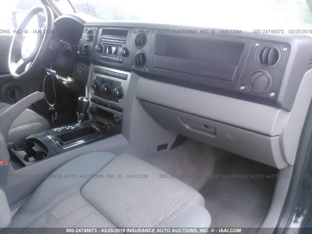 1J8HG48KX6C252222 - 2006 JEEP COMMANDER შავი ფოტო 5