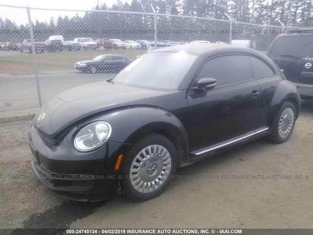 3VWJX7AT7DM675197 - 2013 VOLKSWAGEN BEETLE BLACK photo 2