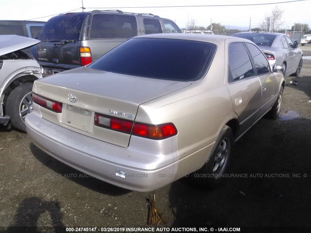 JT2BG22K3W0244922 - 1998 TOYOTA CAMRY CE/LE/XLE GOLD photo 4