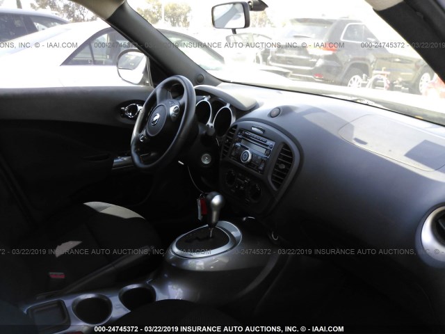 JN8AF5MR2CT107597 - 2012 NISSAN JUKE S/SV/SL SILVER photo 5