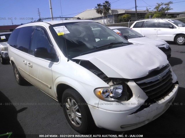 2C4GP54L15R468408 - 2005 CHRYSLER TOWN & COUNTRY TOURING WHITE photo 1