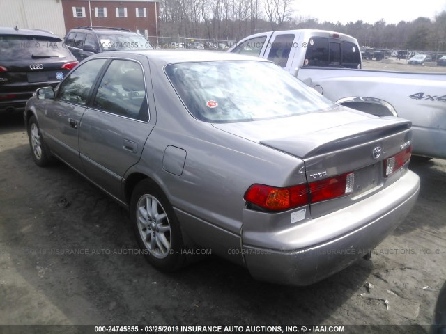 4T1BF28K8YU104230 - 2000 TOYOTA CAMRY LE/XLE 灰色 照片 3