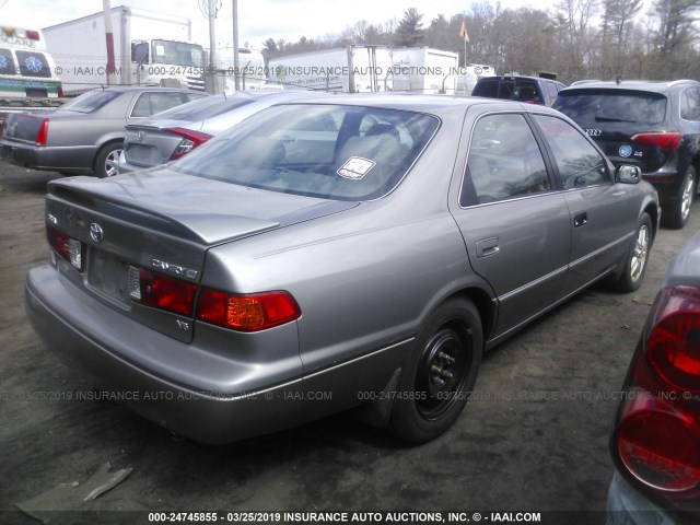 4T1BF28K8YU104230 - 2000 TOYOTA CAMRY LE/XLE 灰色 照片 4