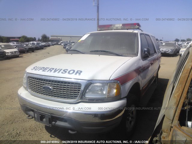 1FMRU16W61LB67729 - 2001 FORD EXPEDITION XLT WHITE photo 2