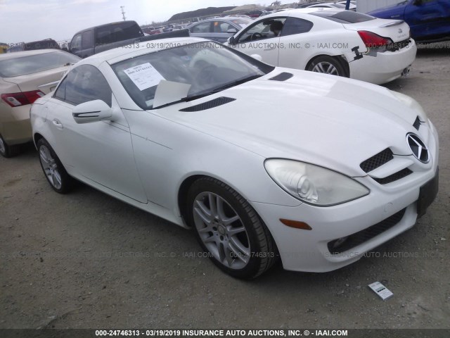 WDBWK54F39F192474 - 2009 MERCEDES-BENZ SLK 300 WHITE photo 1