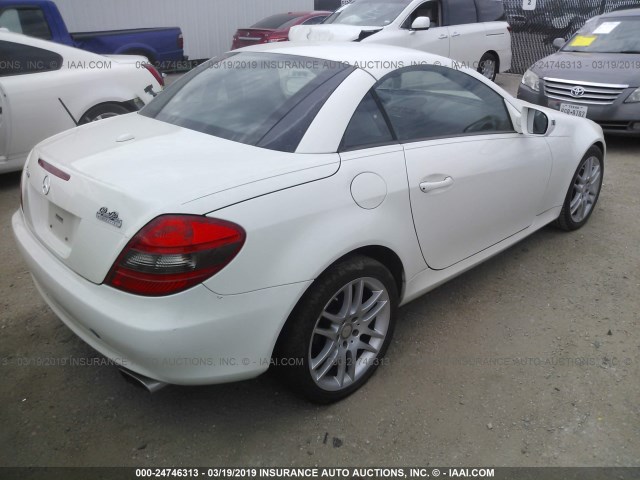 WDBWK54F39F192474 - 2009 MERCEDES-BENZ SLK 300 WHITE photo 4