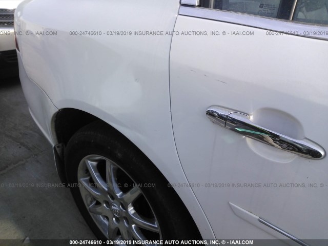 1G4HD572X6U200036 - 2006 BUICK LUCERNE CXL WHITE photo 6