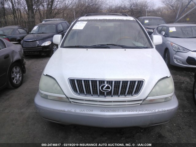 JTJHF10U410194749 - 2001 LEXUS RX 300 WHITE photo 6