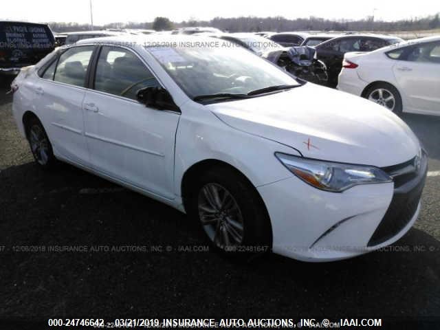 4T1BF1FK4HU396438 - 2017 TOYOTA CAMRY LE/XLE/SE/XSE WHITE photo 1