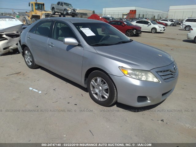 4T1BF3EK1BU126832 - 2011 TOYOTA CAMRY SE/LE/XLE SILVER photo 1
