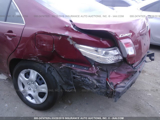 4T1BF3EKXBU160879 - 2011 TOYOTA CAMRY SE/LE/XLE RED photo 6