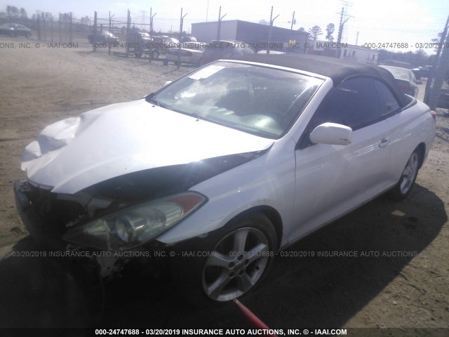 4T1FA38P64U034710 - 2004 TOYOTA CAMRY SOLARA SE/SLE WHITE photo 2