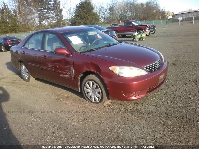 4T1BE32K15U083847 - 2005 TOYOTA CAMRY LE/XLE/SE RED photo 1