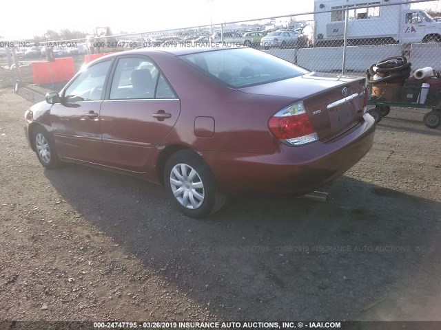 4T1BE32K15U083847 - 2005 TOYOTA CAMRY LE/XLE/SE RED photo 3