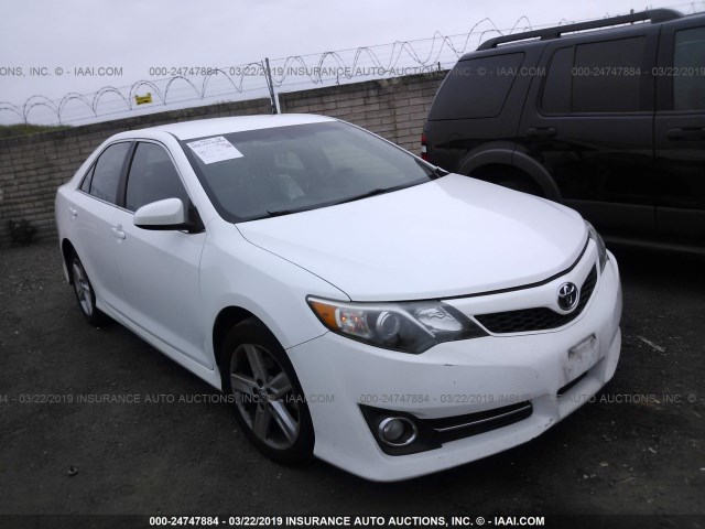 4T1BF1FK5EU405496 - 2014 TOYOTA CAMRY L/SE/LE/XLE 白色 照片 1