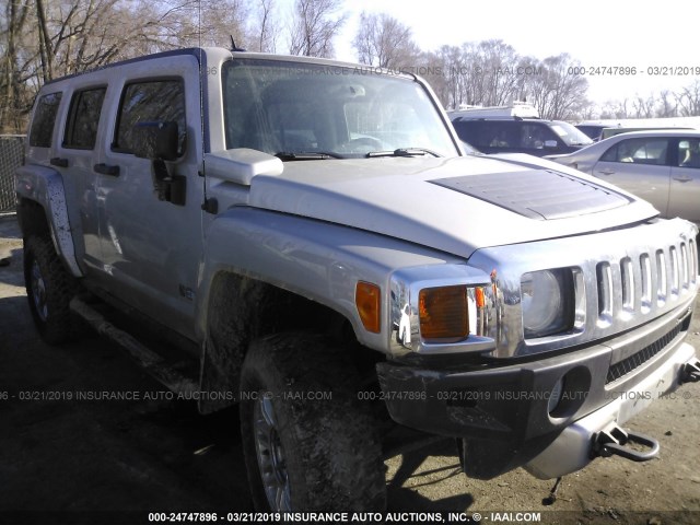 5GTEN13E388114620 - 2008 HUMMER H3 SILVER photo 1