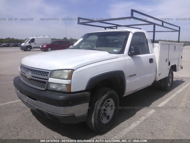 1GCHC24U95E320933 - 2005 CHEVROLET SILVERADO C2500 HEAVY DUTY WHITE photo 2