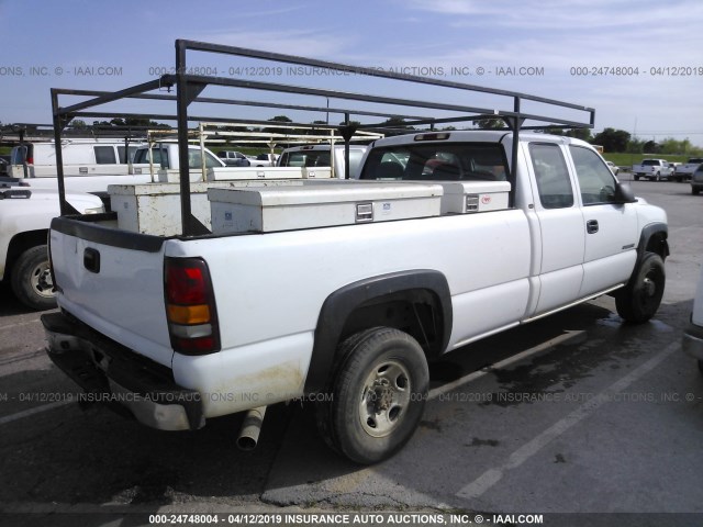 1GCHC29U12E238697 - 2002 CHEVROLET SILVERADO C2500 HEAVY DUTY WHITE photo 4