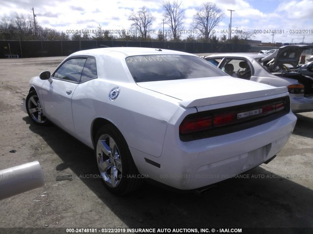 2C3CDYAG7DH675992 - 2013 DODGE CHALLENGER SXT WHITE photo 3