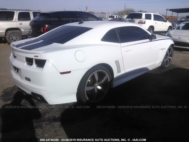 2G1FK1EJ8A9181988 - 2010 CHEVROLET CAMARO SS WHITE photo 4