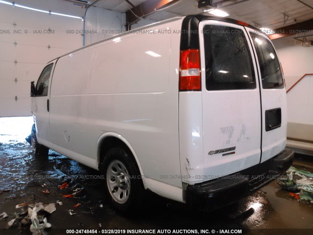 1GCSHAF45D1169660 - 2013 CHEVROLET EXPRESS G1500  WHITE photo 3