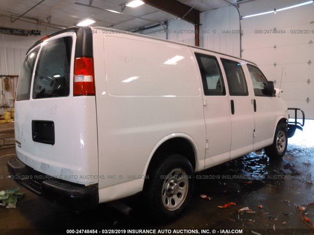 1GCSHAF45D1169660 - 2013 CHEVROLET EXPRESS G1500  WHITE photo 4