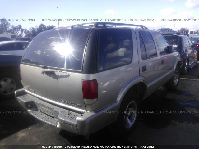 1GNCS13W92K137692 - 2002 CHEVROLET BLAZER BROWN photo 4