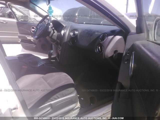 2G2WP552161178711 - 2006 PONTIAC GRAND PRIX WHITE photo 5