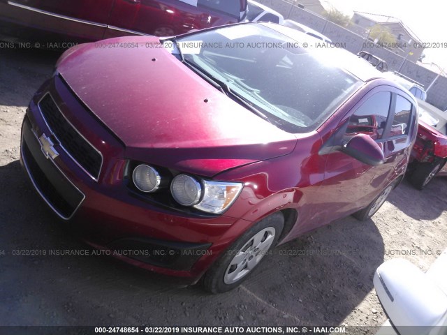 1G1JA6SH4D4151583 - 2013 CHEVROLET SONIC LS RED photo 2