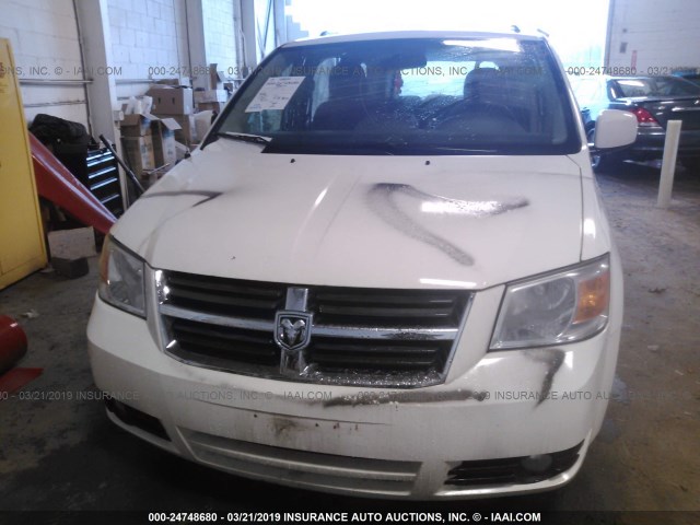 2D4RN5D15AR375546 - 2010 DODGE GRAND CARAVAN SXT WHITE photo 6