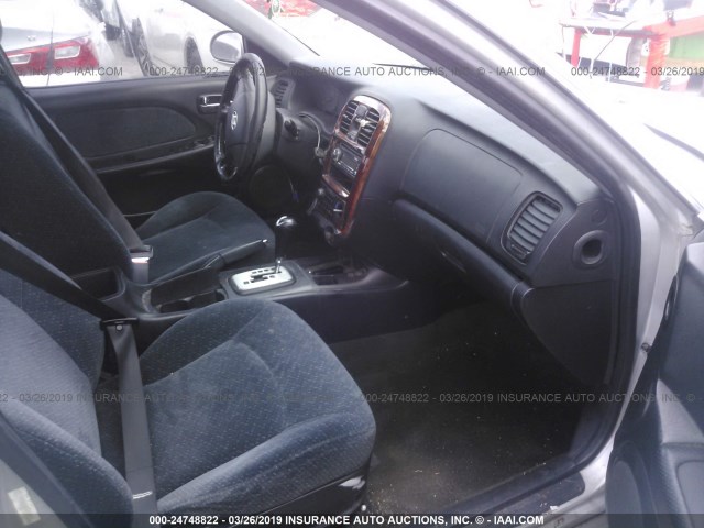 KMHWF25H33A869009 - 2003 HYUNDAI SONATA GL SILVER photo 5