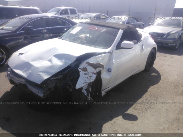 JN1AZ4FH8AM303927 - 2010 NISSAN 370Z WHITE photo 2