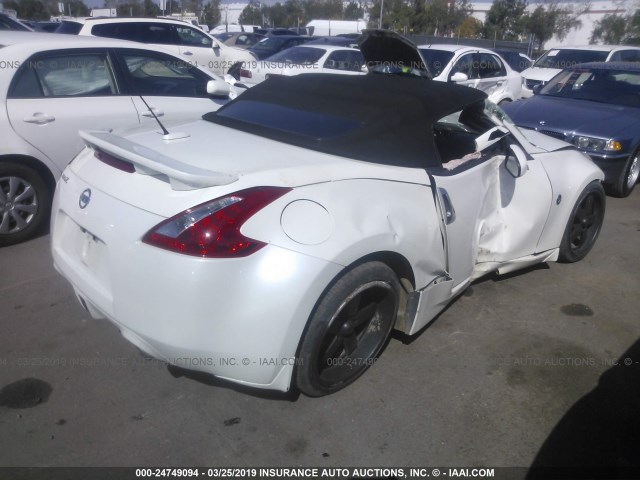 JN1AZ4FH8AM303927 - 2010 NISSAN 370Z WHITE photo 4