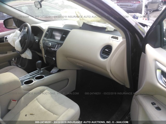 5N1AR2MN1GC614846 - 2016 NISSAN PATHFINDER S/SV/SL/PLATINUM GRAY photo 5