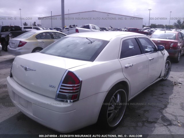 2C3KA43R67H825591 - 2007 CHRYSLER 300 WHITE photo 4