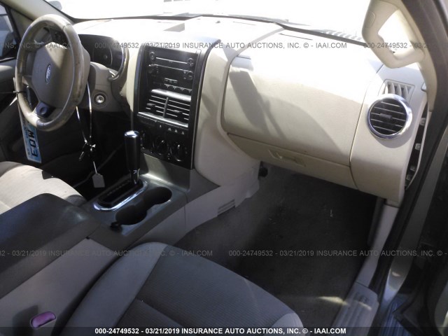 1FMEU73E66UA71730 - 2006 FORD EXPLORER XLT Champagne photo 5