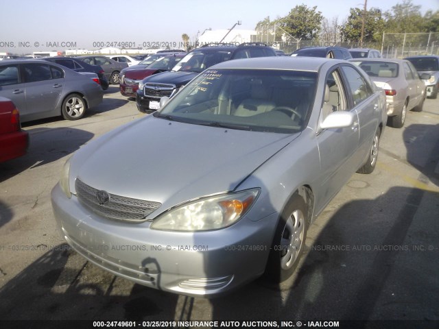 JTDBE32K620005376 - 2002 TOYOTA CAMRY LE/XLE/SE GRAY photo 2