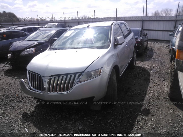 2LMDJ6JK6BBJ02910 - 2011 LINCOLN MKX SILVER photo 2