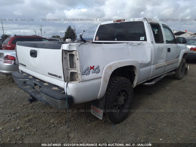 1GCHK29184E149737 - 2004 CHEVROLET SILVERADO K2500 HEAVY DUTY WHITE photo 4