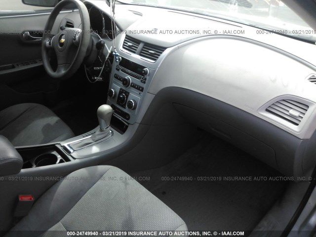 1G1ZC5EU4BF111215 - 2011 CHEVROLET MALIBU 1LT 银色 照片 5