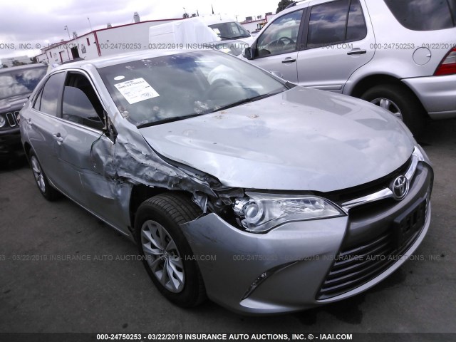 4T4BF1FK7GR558454 - 2016 TOYOTA CAMRY LE/XLE/SE/XSE SILVER photo 1