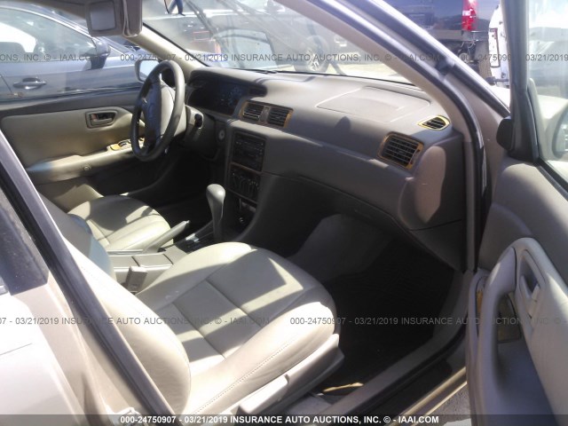 4T1BF22K1VU918109 - 1997 TOYOTA CAMRY CE/LE/XLE 米色 照片 5