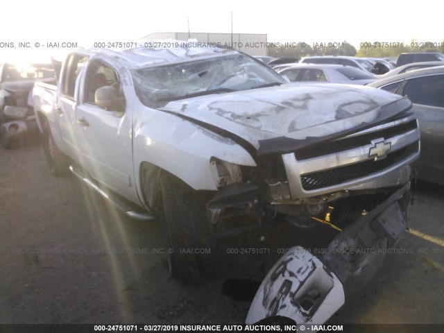 2GCEC13J671537848 - 2007 CHEVROLET SILVERADO C1500 CREW CAB WHITE photo 1