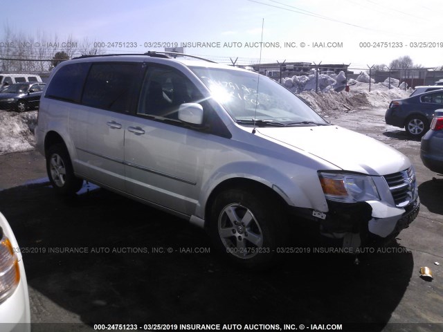 2D4RN5D15AR317081 - 2010 DODGE GRAND CARAVAN SXT SILVER photo 1