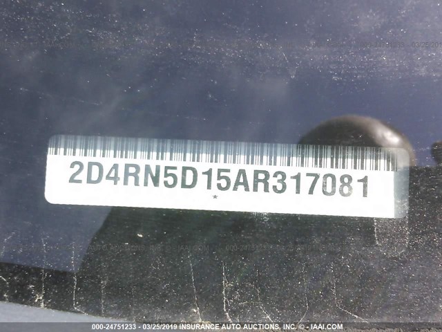 2D4RN5D15AR317081 - 2010 DODGE GRAND CARAVAN SXT SILVER photo 9