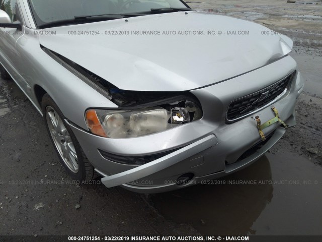 YV1RS592662542343 - 2006 VOLVO S60 2.5T SILVER photo 6